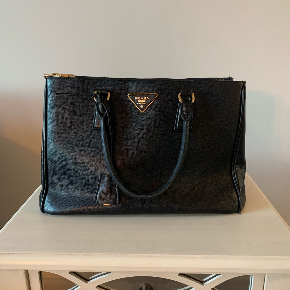 Authentic Prada Saffiano Lux Double Zip in Black
